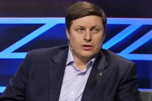 Осуховский: Зеленский втянул Порошенко в игру