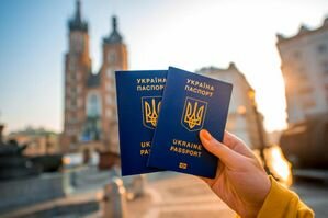 Два года безвизу: сколько украинцев были в Европе с биометрическим паспортом