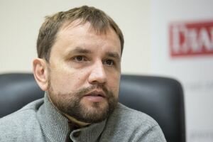 Вятрович подал документы в ЦИК для регистрации нардепом вместо Луценко