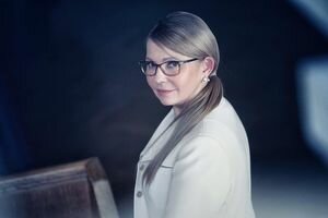 Тимошенко заявила, что ждет Зеленского на корпоративе со своим пианино, после того как он восхитился ее "фигурой"