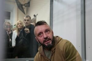 Дело Шеремета: жена Антоненко пожаловалась, что ее и детей не пускают к подозреваемому