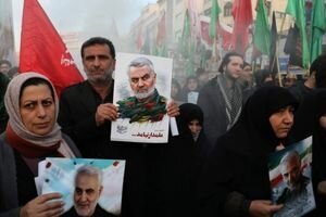Похороны Сулеймани: более миллиона иранцев вышли на улицы Тегерана