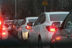 Киев сковали масштабные пробки, все мосты загружены: общественный транспорт ввел оперативное положение