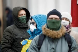 Киевские власти ввели на некоторых объектах и в транспорте масочный режим