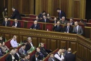 Милованов: Чиновникам надо платить больше