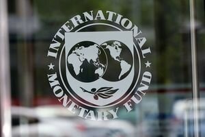 Экономист: Сокращение финпомощи от МВФ "ударит" по курсу гривны