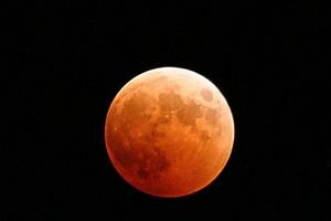 В Украине можно будет увидеть "кровавую Луну": все, что нужно знать о затмении
