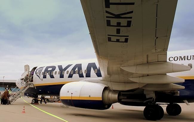 Ryanair ввел новые ограничения на бесплатный провоз ручной клади