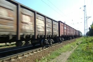 В Харьковской области мужчина попал под поезд и получил тяжелые травмы