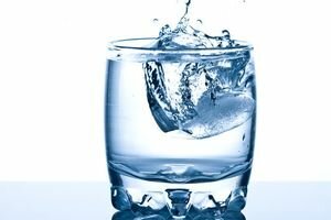 Супрун рассказала об опасности микропластика в питьевой воде