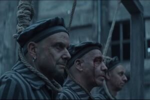 Тизер нового клипа Rammstein назвали "возмутительным" и "оскорбляющим жертв Холокоста". Видео