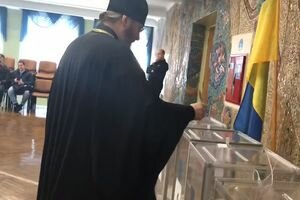 Митрополит Антоний принял участие в голосовании на выборах президента Украины. Видео