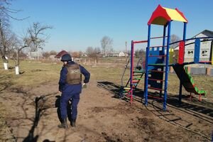В Киевской области жители обнаружили шесть мин на территории детского сада