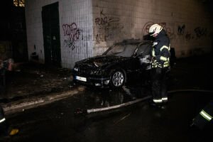 В Киеве дотла сгорел автомобиль на еврономерах (фото)