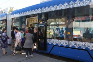 В Киеве из-за проблем с напряжением перестали ходить трамваи. Видео