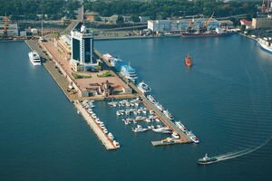 "Ставим украинский по умолчанию": Кабмин может переименовать морской порт в Одессе