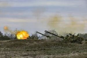 На Ровенском военном полигоне состоялись учения артиллерии с боевой стрельбой. Фото