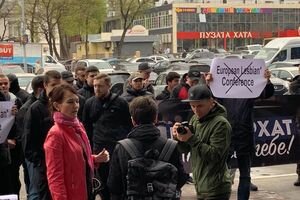 "Залили все газом": в Киеве радикалы ворвались на конференцию и напали на ЛГБТ-активистов