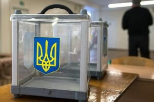 Более 156 тысяч украинцев поменяли место голосования перед вторым туром выборов