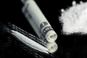 В Закарпатской области медики борются за жизнь девочки, которая употребила кокаин