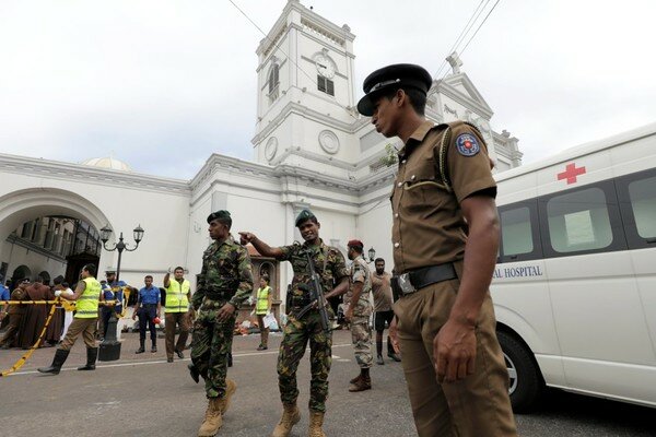 На Шри-Ланке задержали более 20 подозреваемых в организации кровавых терактов в церквях