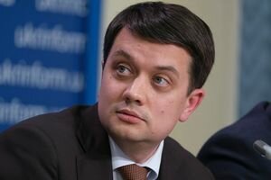У Зеленского заявили, что новый президент не сможет быстро закончить войну на Донбассе