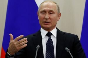 Путин заявил, что раздача паспортов РФ украинцам носит гуманитарный характер