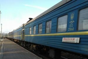 "Укрзализныця" назначила еще три дополнительных поезда к пасхальным праздникам