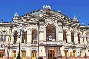 Рада обязала театры обеспечить перевод спектаклей на украинский язык