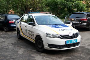 В Киеве нашли посиневший труп молодого мужчины на лестничной клетке жилого дома