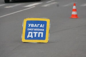 В Днепропетровской области микроавтобус со школьниками попал в ДТП