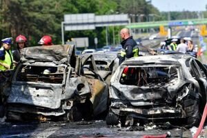 В Польше на автомагистрали грузовик столкнулся с шестью авто, есть жертвы