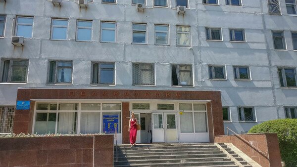В Киевской поликлинике старушка умерла, ожидая своей очереди к врачу