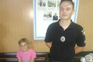 Девочка сбежала из дома, чтобы найти своего старшего брата в Киеве