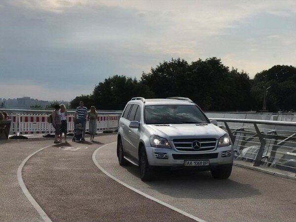 Девушка, снимавшая видео из Mercedes на "мосту Кличко", сделала неожиданное заявление