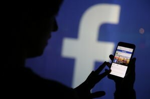 Пользователи Facebook массово жалуются на сбои в работе