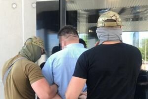 В Днепре на взятке в 40 000 гривен задержали сотрудника "Укрзализныци"