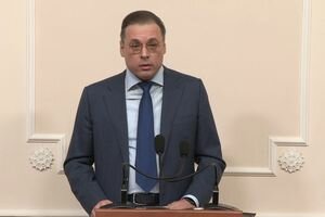 Зеленский уволил с военной службы бывшего замглавы СБУ Фролова 