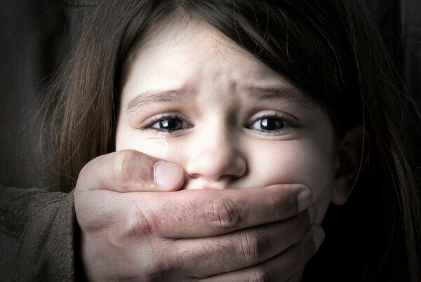 В Мариуполе мужчина пытался изнасиловать 11-летнюю девочку: неравнодушные дети ловили преступника