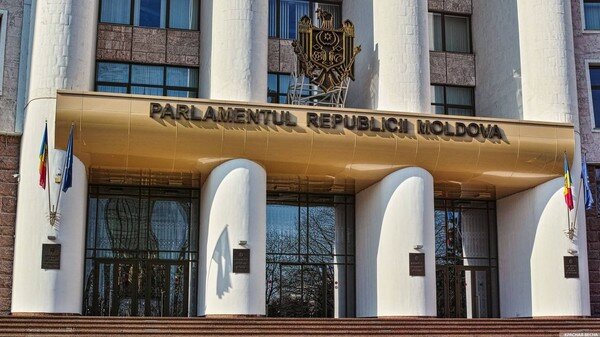 Конституционный суд Молдовы в полном составе ушел в отставку