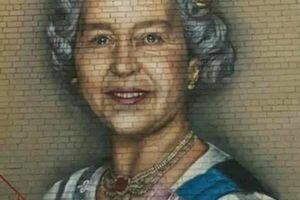 Согласовали с Букингенским дворцом: в селе под Днепром королеву Великобритании нарисовали на стене (фото)