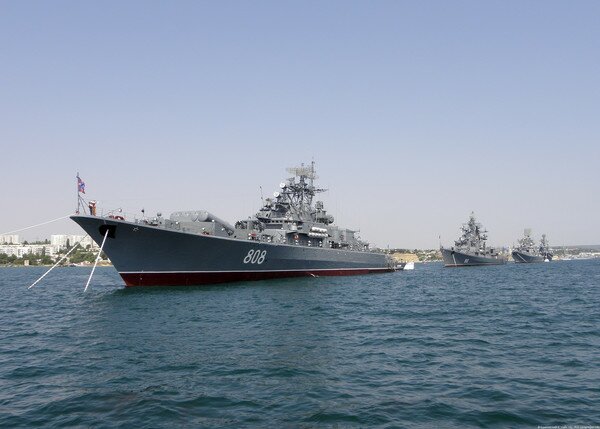 Россия вывела боевые корабли в Черное море из-за учений Sea Breeze–2019