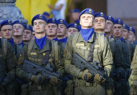Ветераны войны на Донбассе предложили Зеленскому провести парад "без чиновников и политиканов"