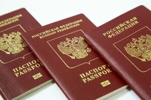 РФ начнет выдавать загранпаспорта жителям оккупированных территорий Украины