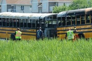 В Канаде загорелись два школьных автобуса с 69 детьми