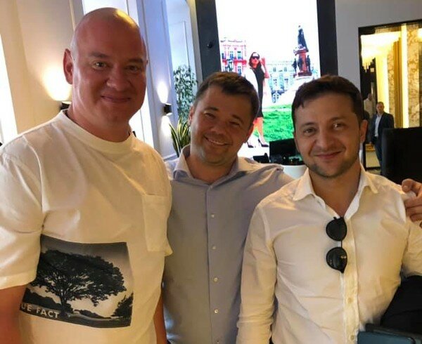 Богдан опубликовал фото с Зеленским и "новым премьер-министром" 