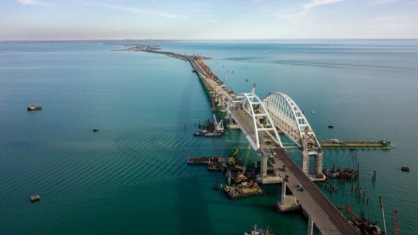 У Зеленского планируют ужесточить санкции из-за Керченского моста: подробности
