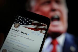 "Единственная защита": Трамп объяснил свою гиперактивность в Twitter