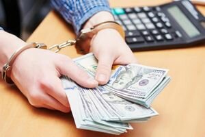 СБУ задержала работника госбанка на взятках за списание кредитов
