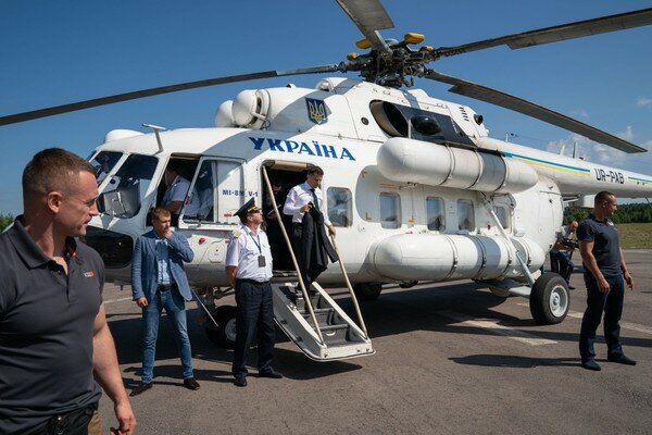 Янтарные схемы: в сети появились фото инспекции Зеленского в Житомирской области